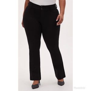 Signature Ponte Stretch Trouser/Torrid 18 short
